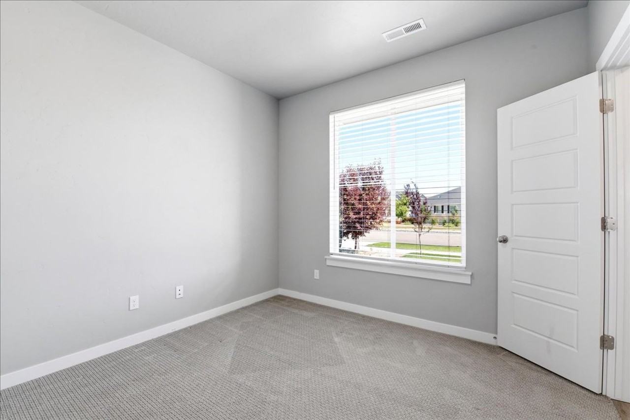 8345 S Snow Bird Ave - Photo 5 of 40