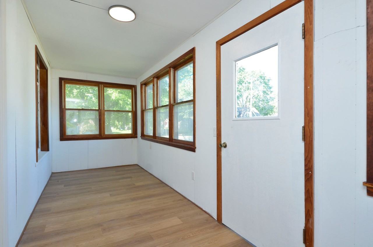 1801 Pierce St Ne - Photo 2 of 24