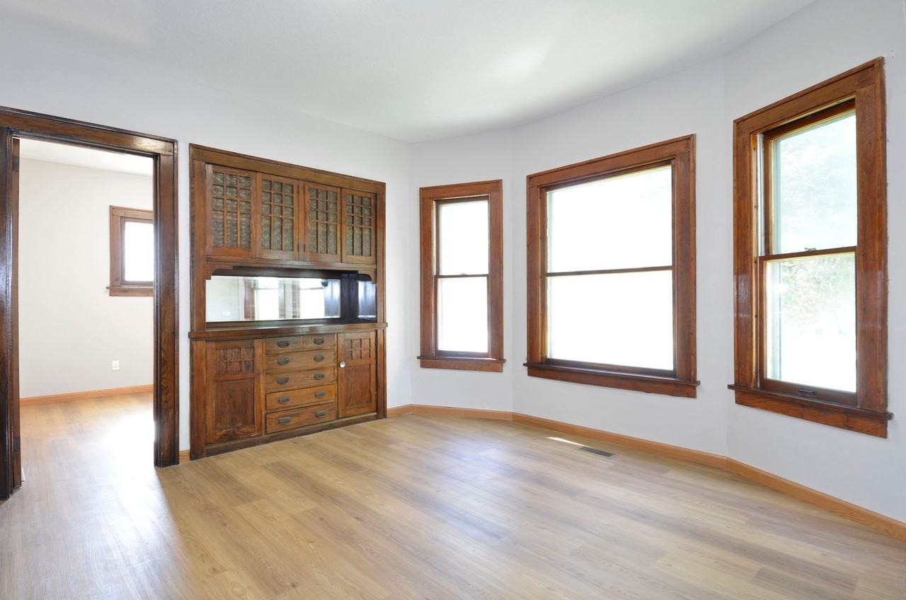 1801 Pierce St Ne - Photo 4 of 24