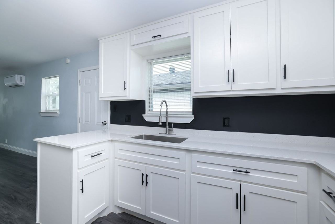4120 Linn St #E - Photo 6 of 20
