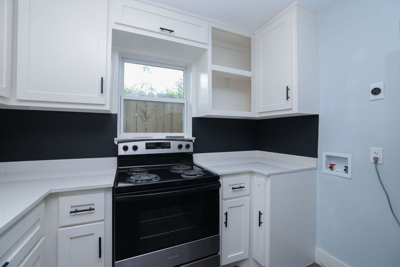 4120 Linn St #E - Photo 7 of 20