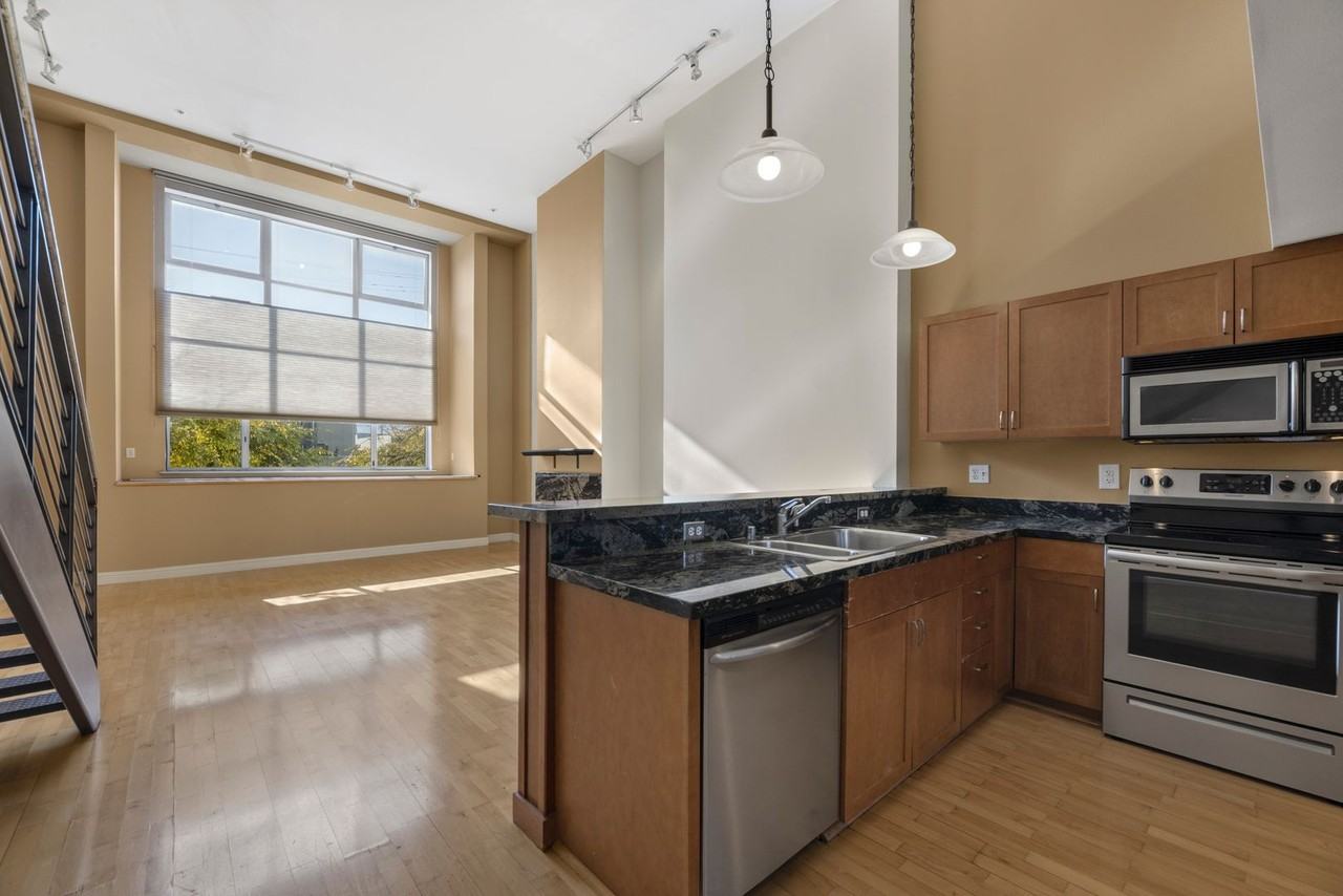 2900 22nd St #2 - Photo 7 of 23