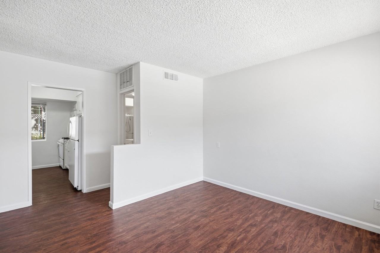 475 E Foothill Blvd - Photo 3 of 29