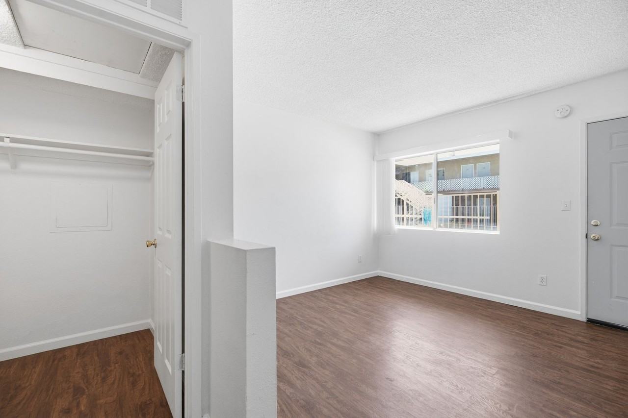 475 E Foothill Blvd - Photo 7 of 29