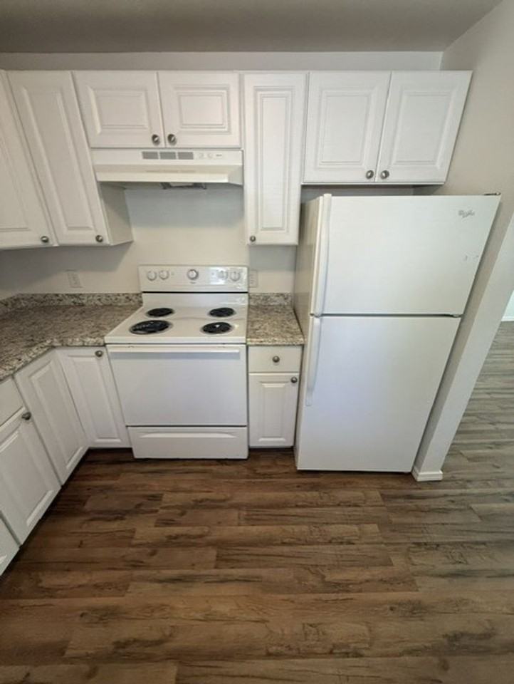 301 Apartments - Photo 6 of 22