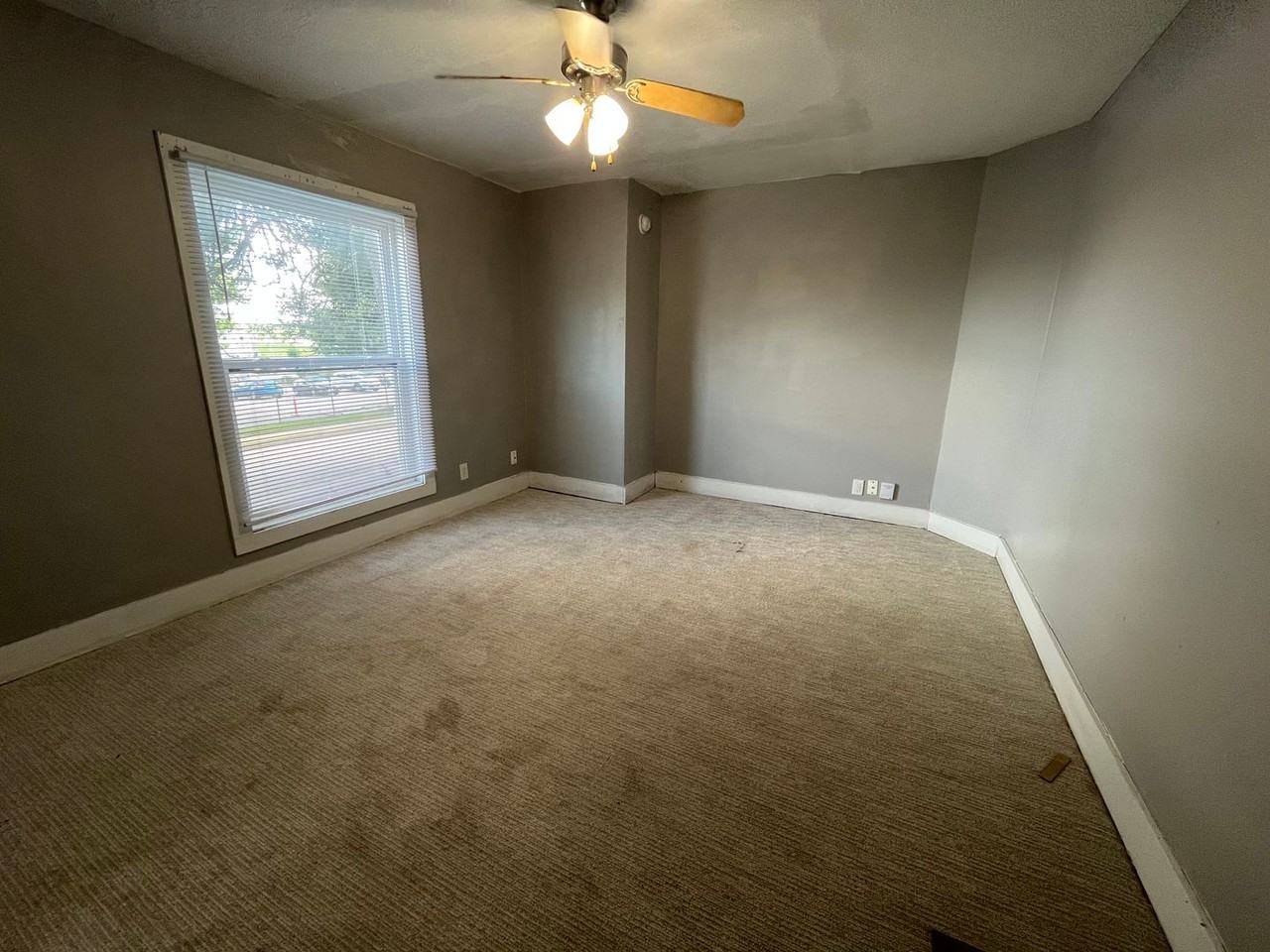 818 Charlotte St - Photo 3 of 24
