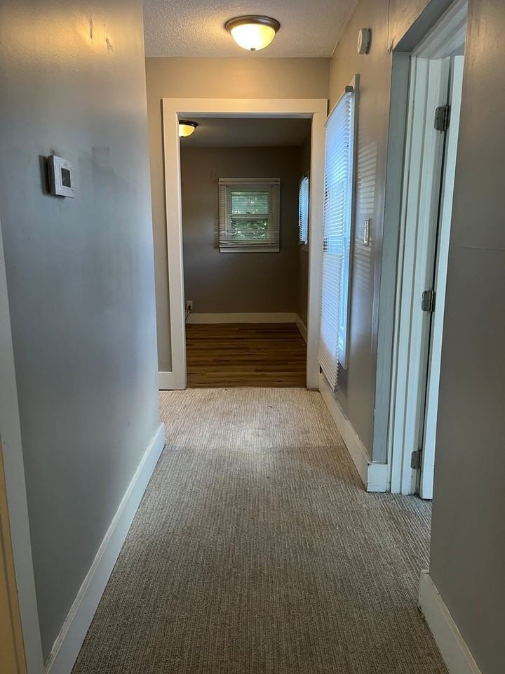 818 Charlotte St - Photo 5 of 24