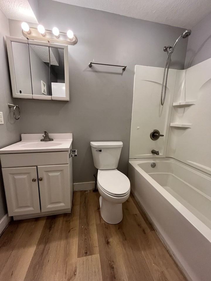 818 Charlotte St - Photo 7 of 24