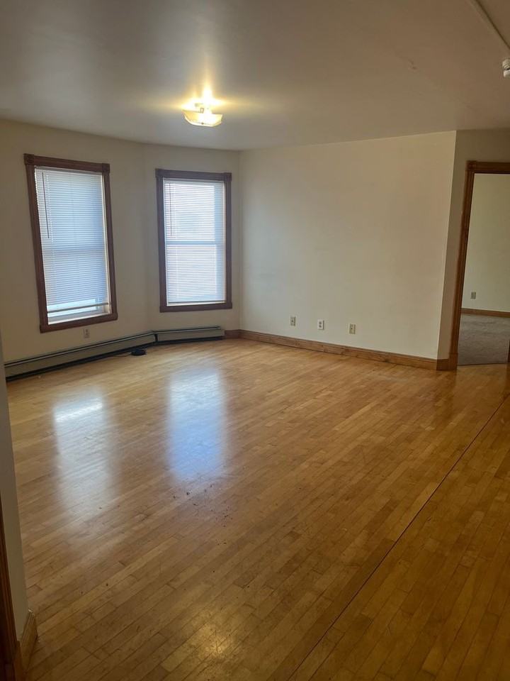 58 N Union St - Photo 3 of 10