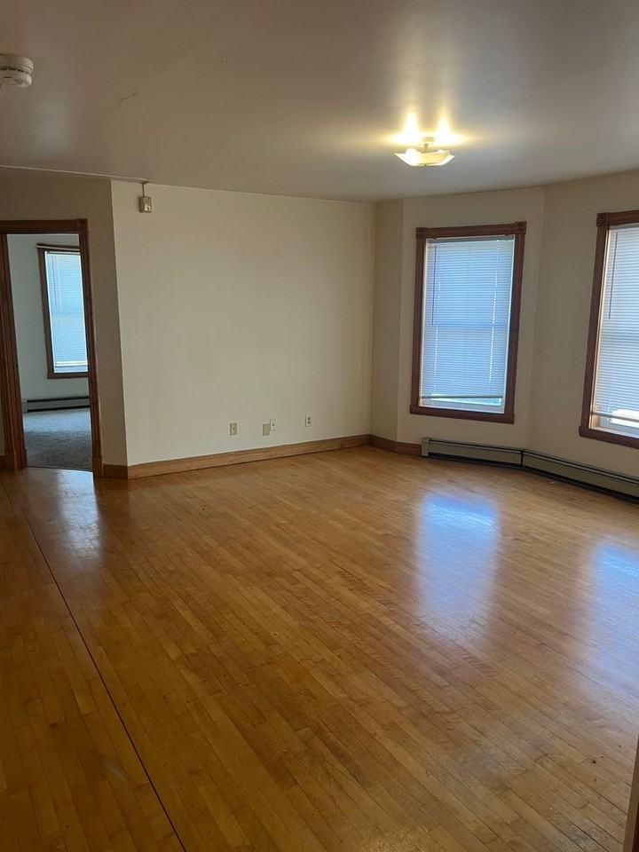 58 N Union St - Photo 4 of 10