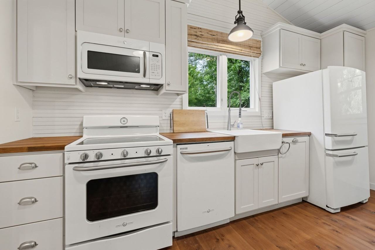 3822 Somerset Dr - Photo 3 of 17