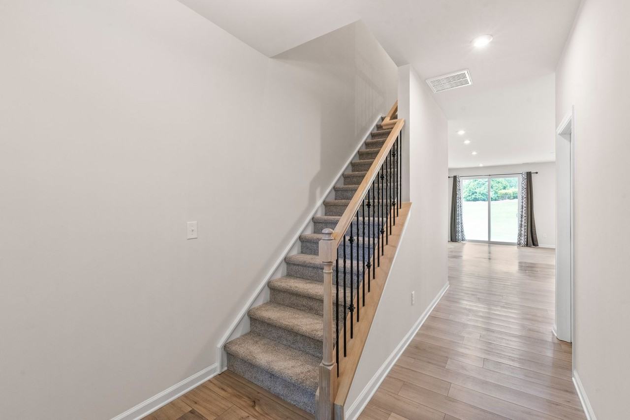 5612 Axil Ln - Photo 6 of 36