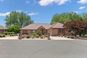 featured image of 3957 Valley Oak Dr