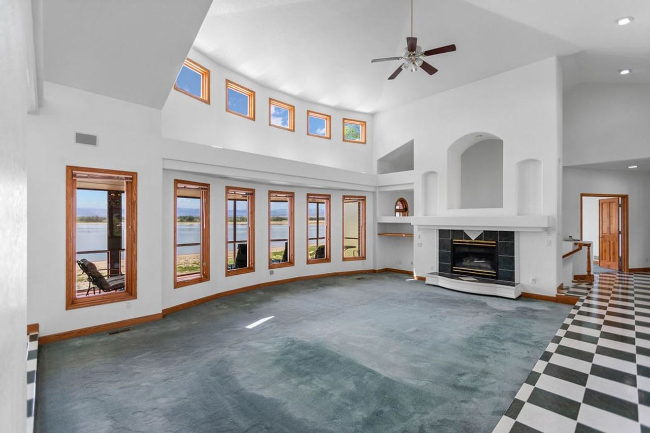 3957 Valley Oak Dr - Photo 4 of 49