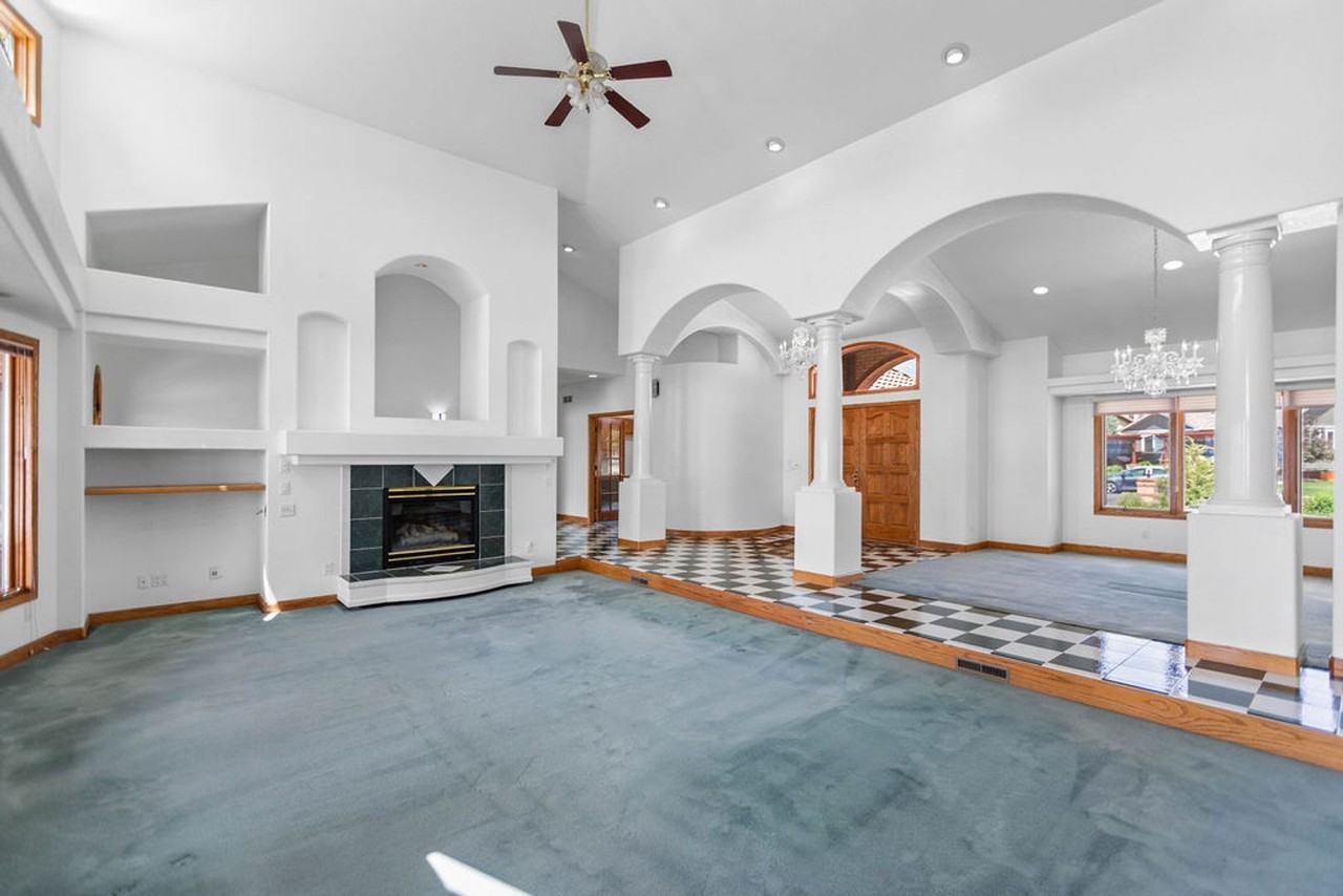 3957 Valley Oak Dr - Photo 5 of 49
