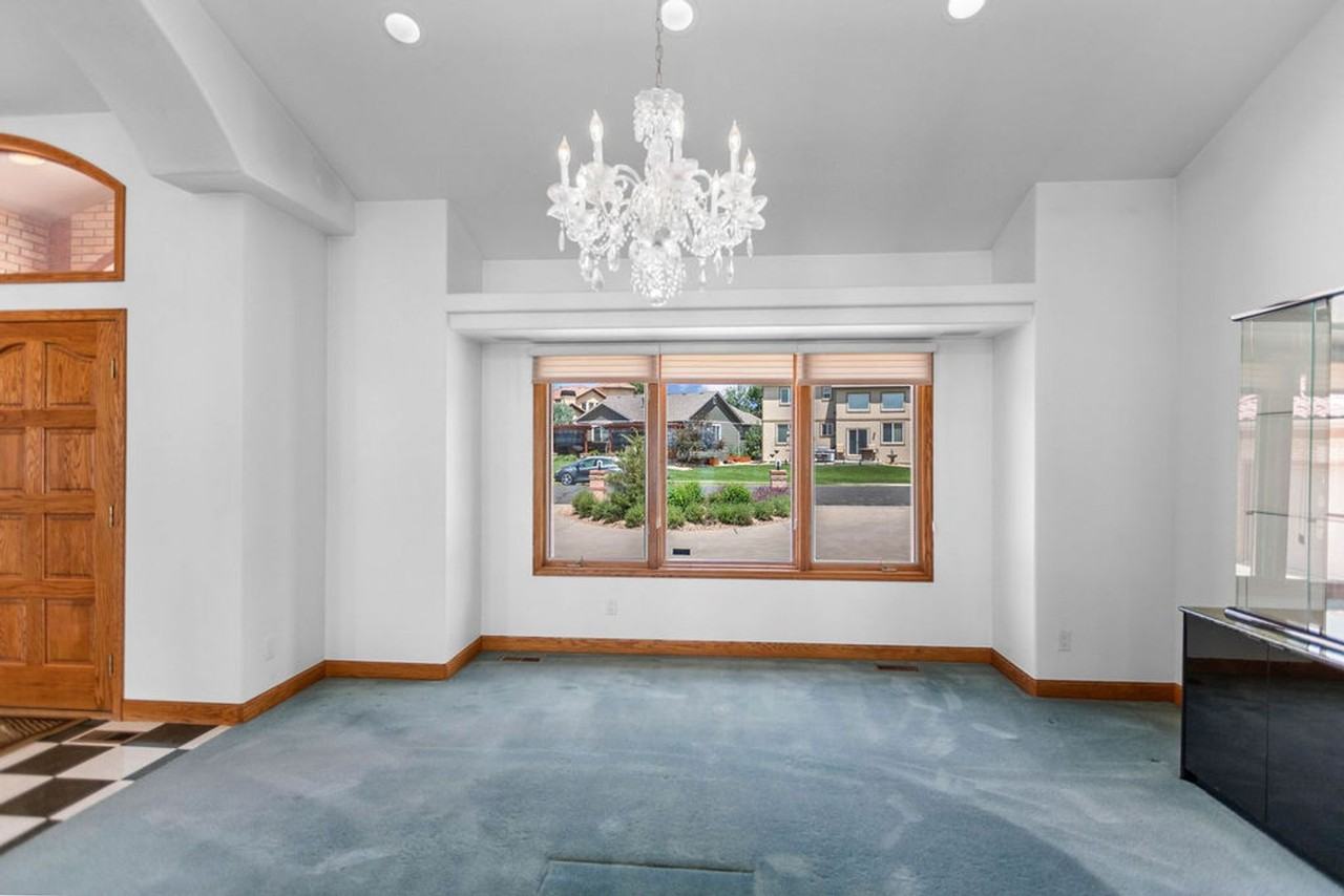 3957 Valley Oak Dr - Photo 6 of 49
