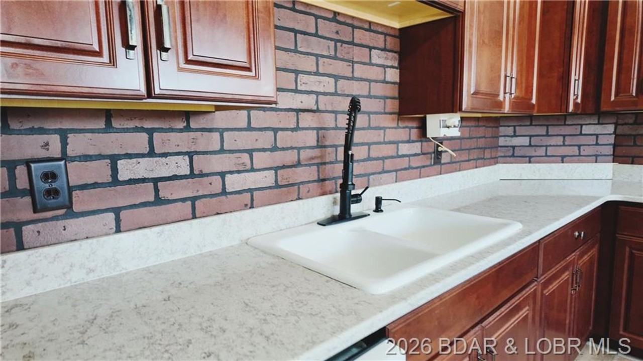 101 E North St - Photo 5 of 13