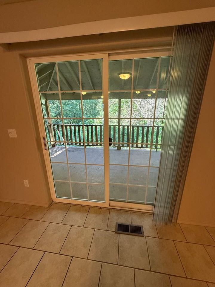 59113 Oak Glen Ave - Photo 2 of 8
