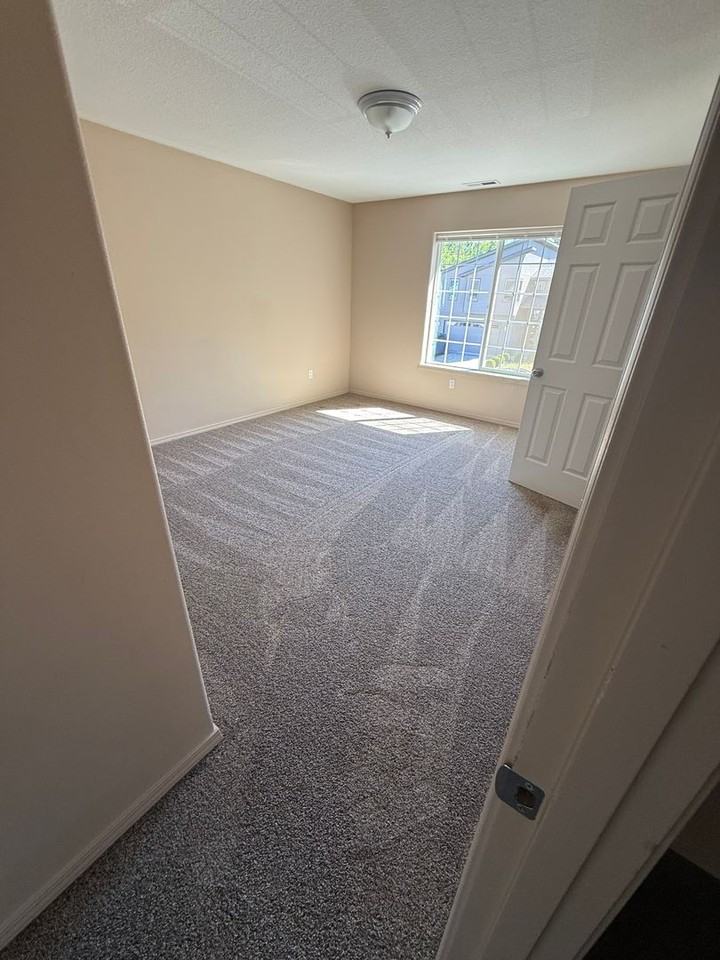 59113 Oak Glen Ave - Photo 6 of 8