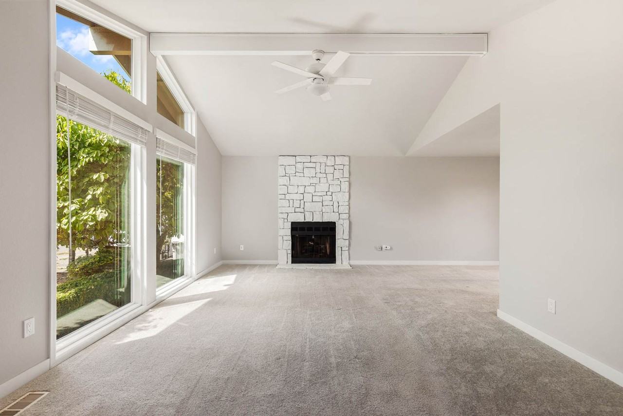 2206 Se 21st St - Photo 2 of 18