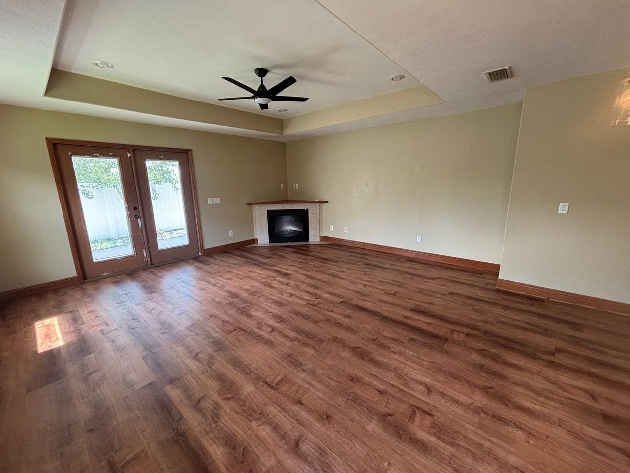 4701 Deerfield Dr - Photo 5 of 16