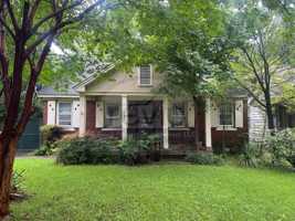 featured image of 585 N Avalon St