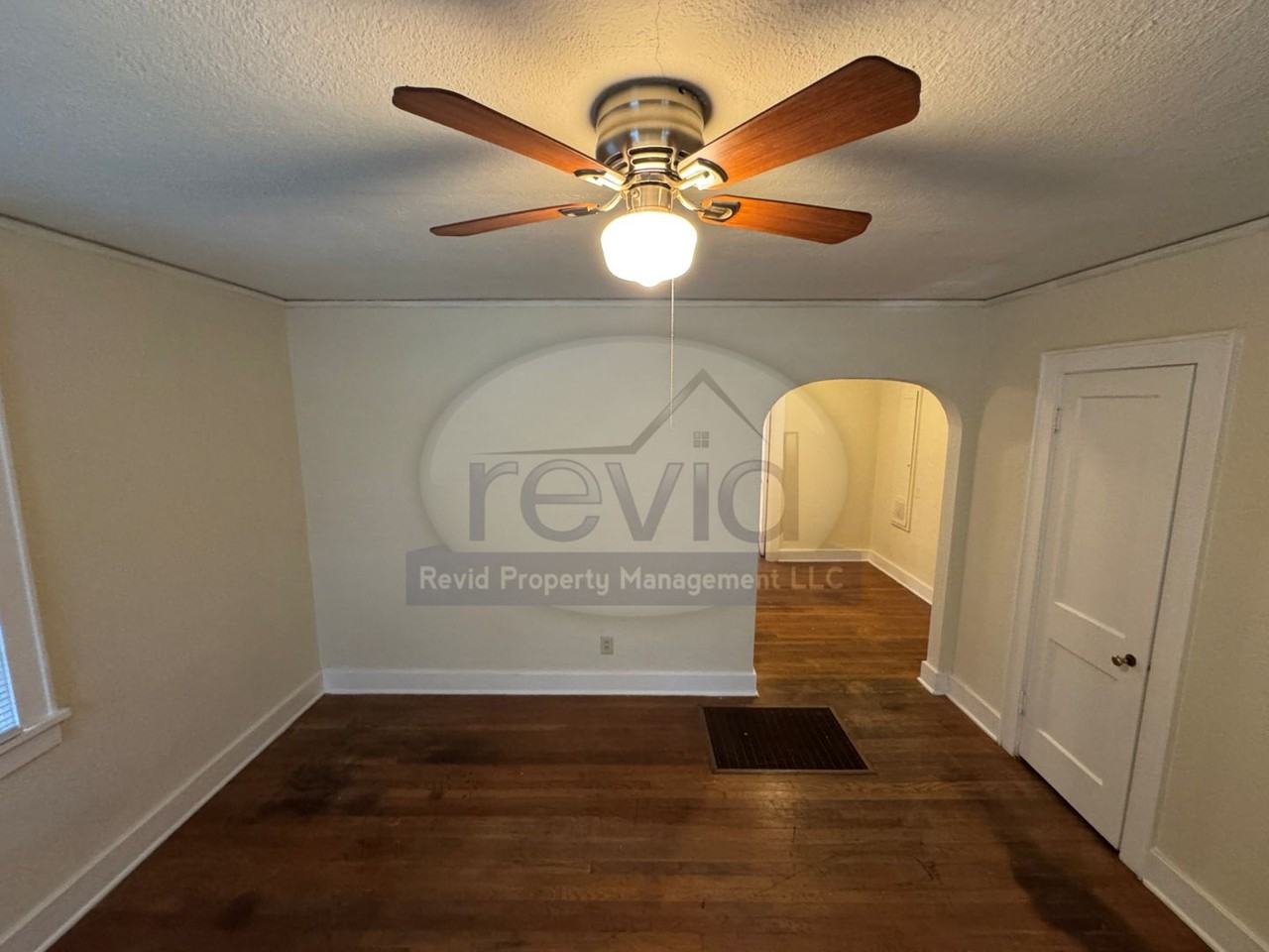 585 N Avalon St - Photo 2 of 12
