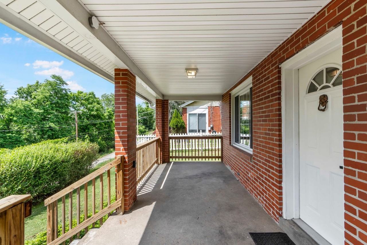 5614 Moore Ave - Photo 4 of 28
