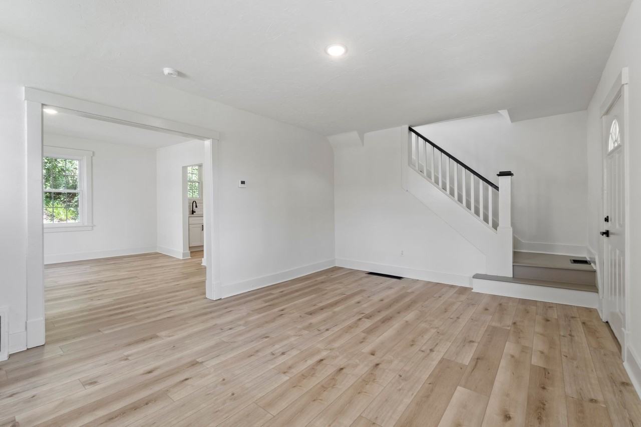 5614 Moore Ave - Photo 6 of 28