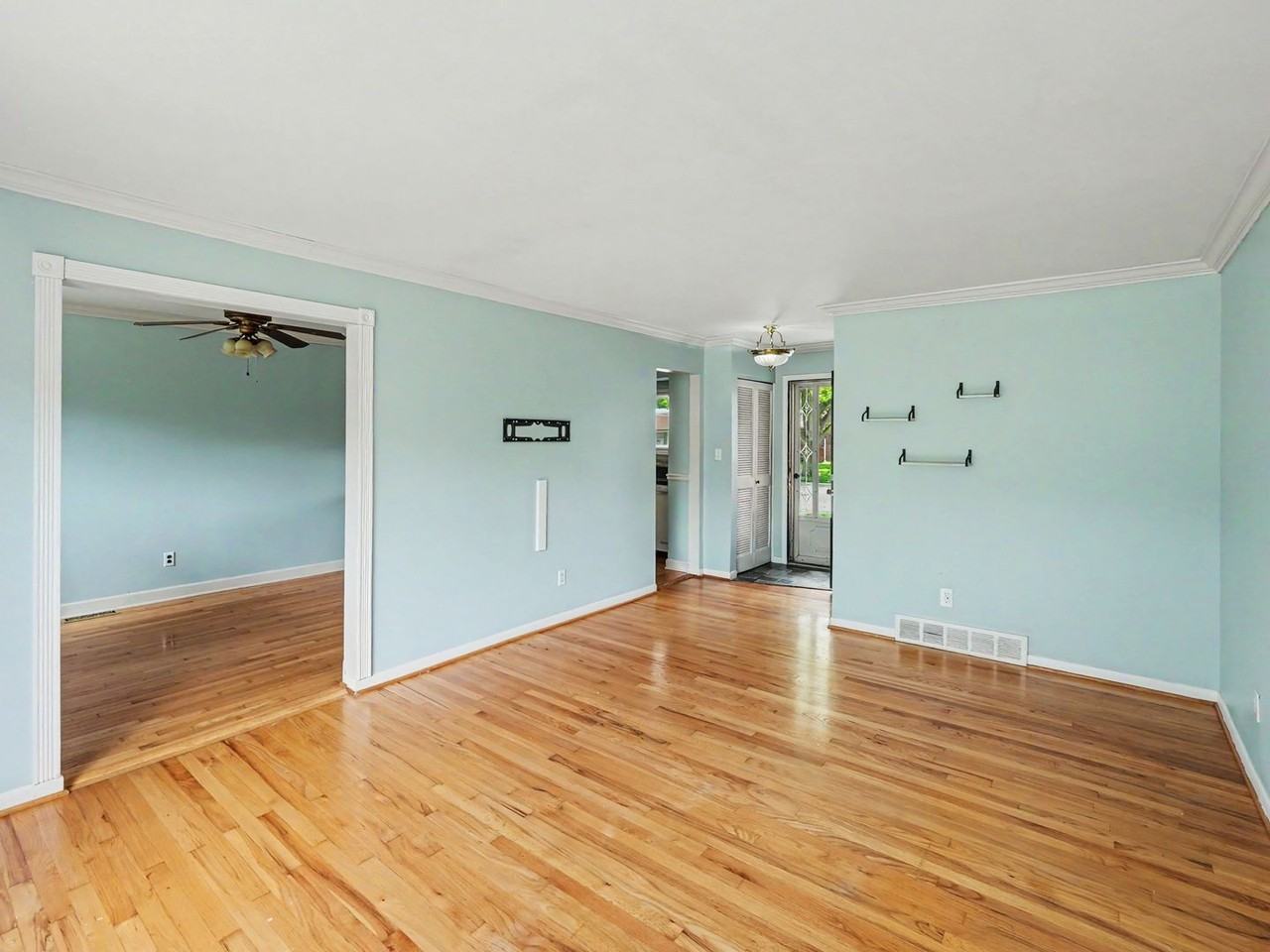 29668 Edward Pl - Photo 4 of 15