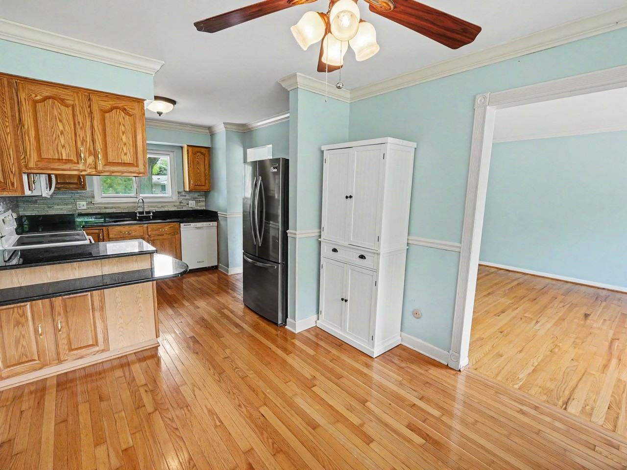 29668 Edward Pl - Photo 5 of 15