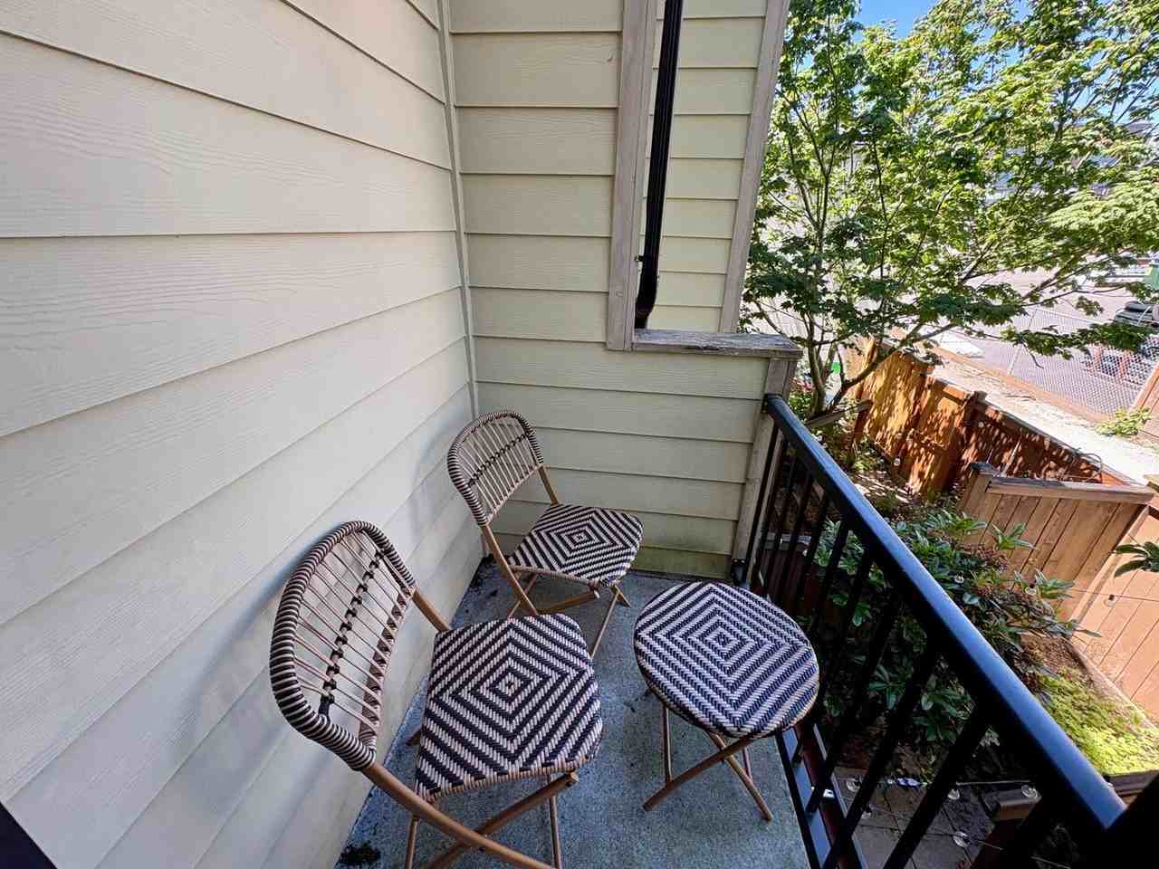 1122 N 92nd St #B - Photo 5 of 17