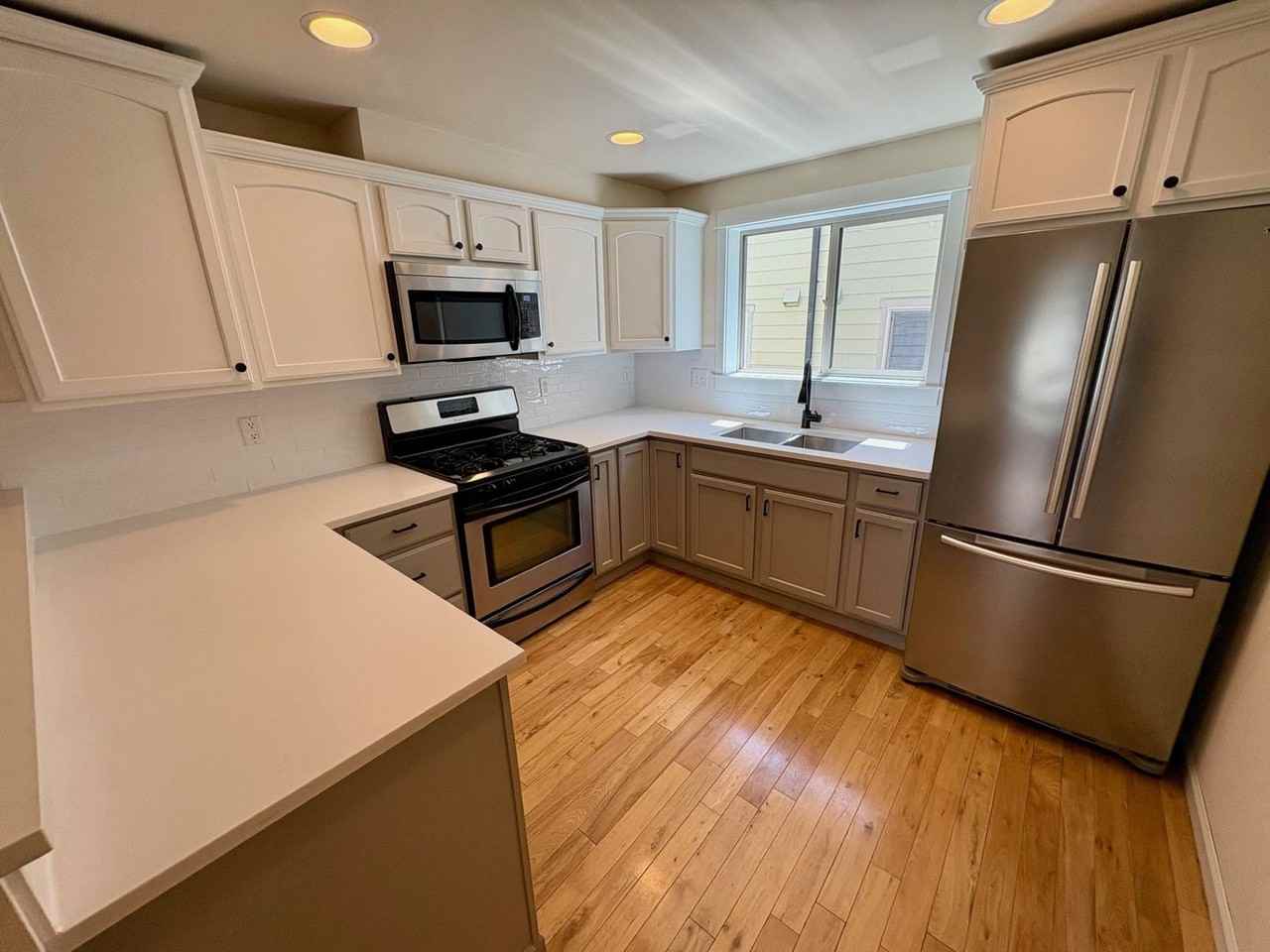 1122 N 92nd St #B - Photo 6 of 17