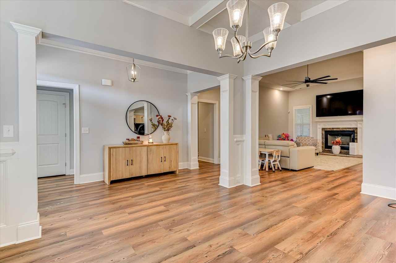 1213 Elbron Dr - Photo 2 of 6