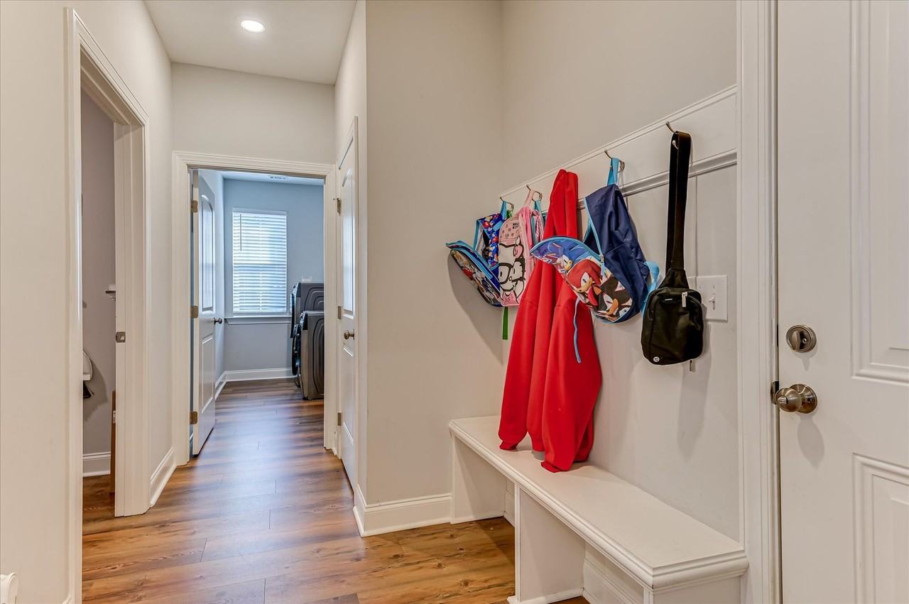 1213 Elbron Dr - Photo 4 of 6