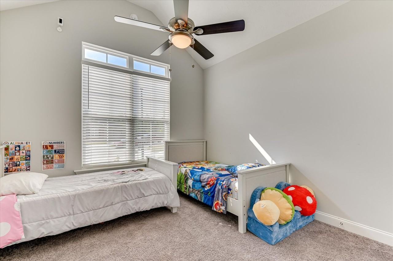 1213 Elbron Dr - Photo 5 of 6