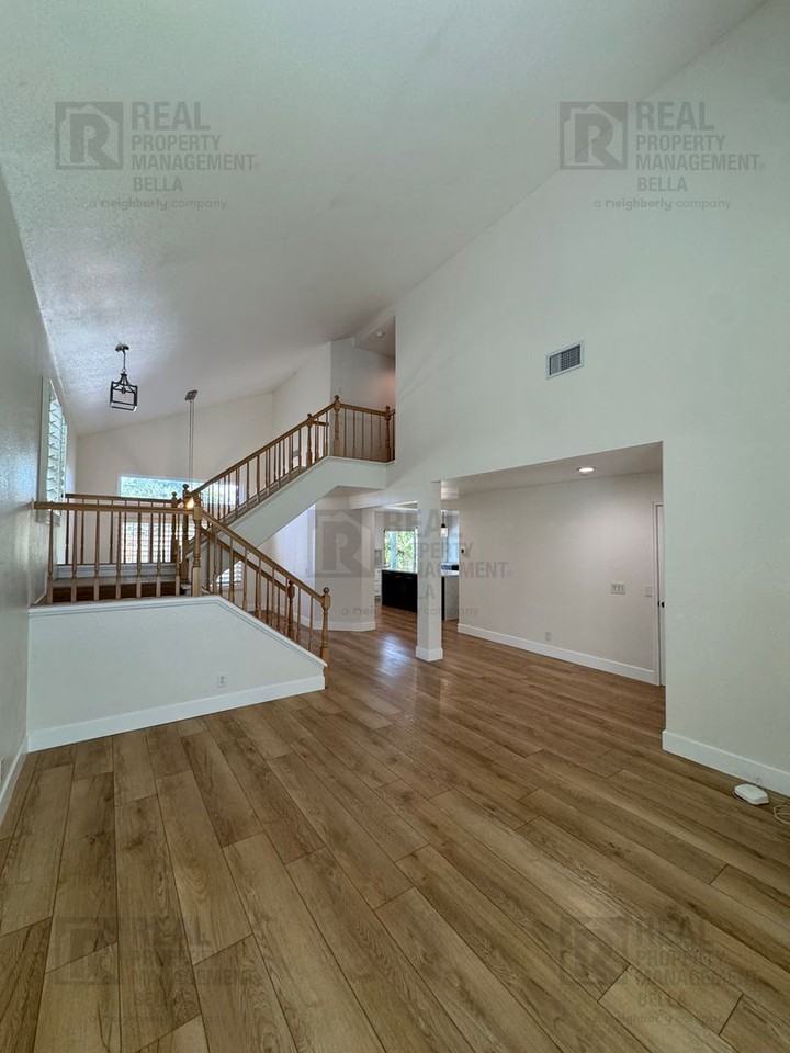 30882 Kiowa River Ct - Photo 4 of 50