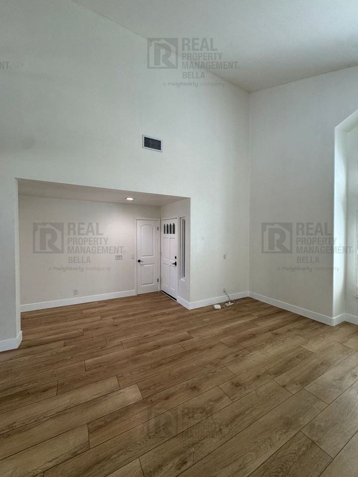 30882 Kiowa River Ct - Photo 5 of 50