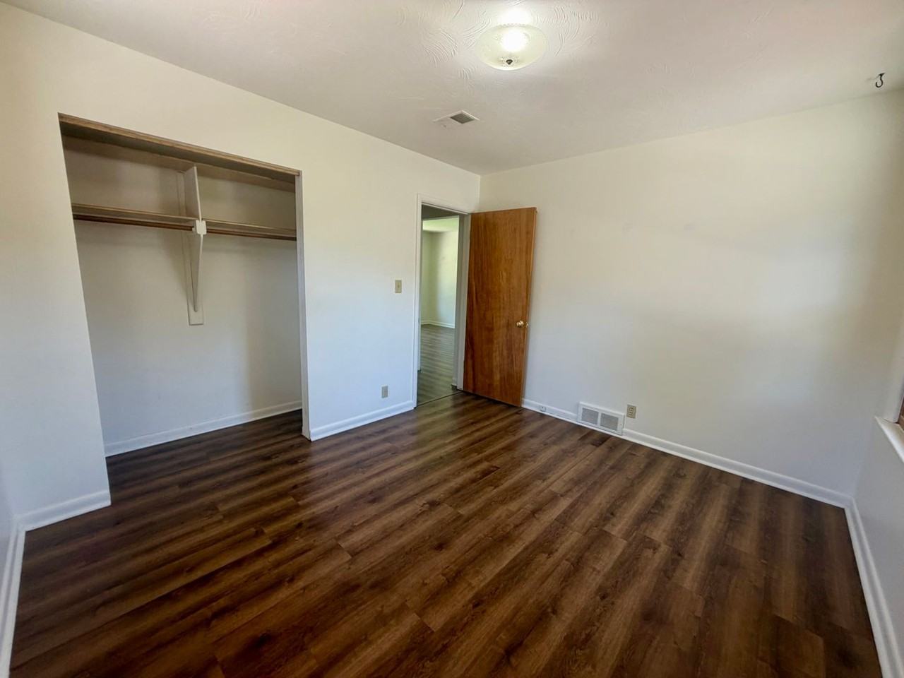 865 865 S 45th St - 863 S 45th St - Photo 2 of 10