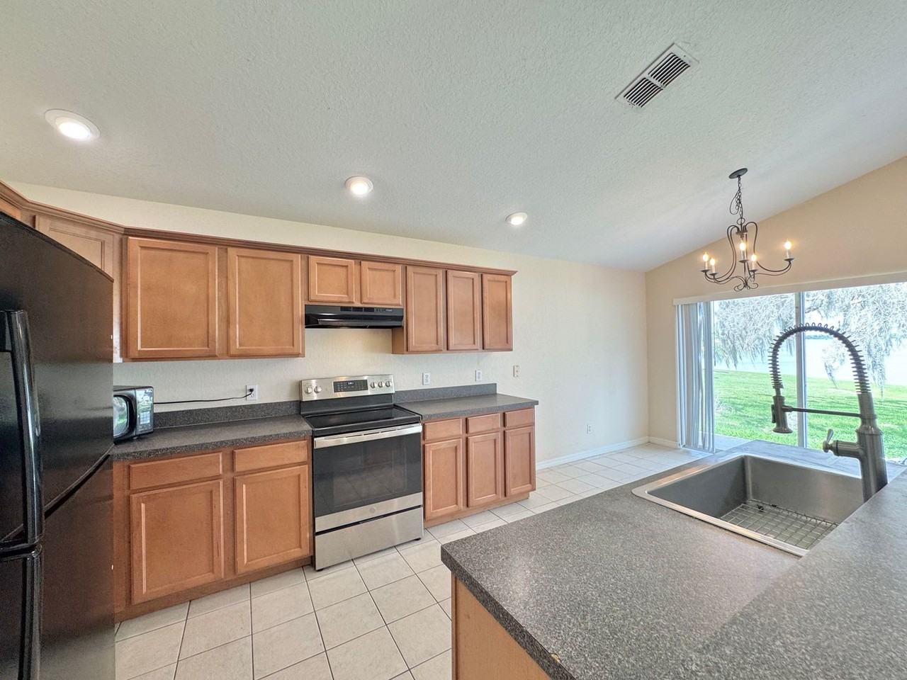 2726 Rochelle Dr - Photo 7 of 33