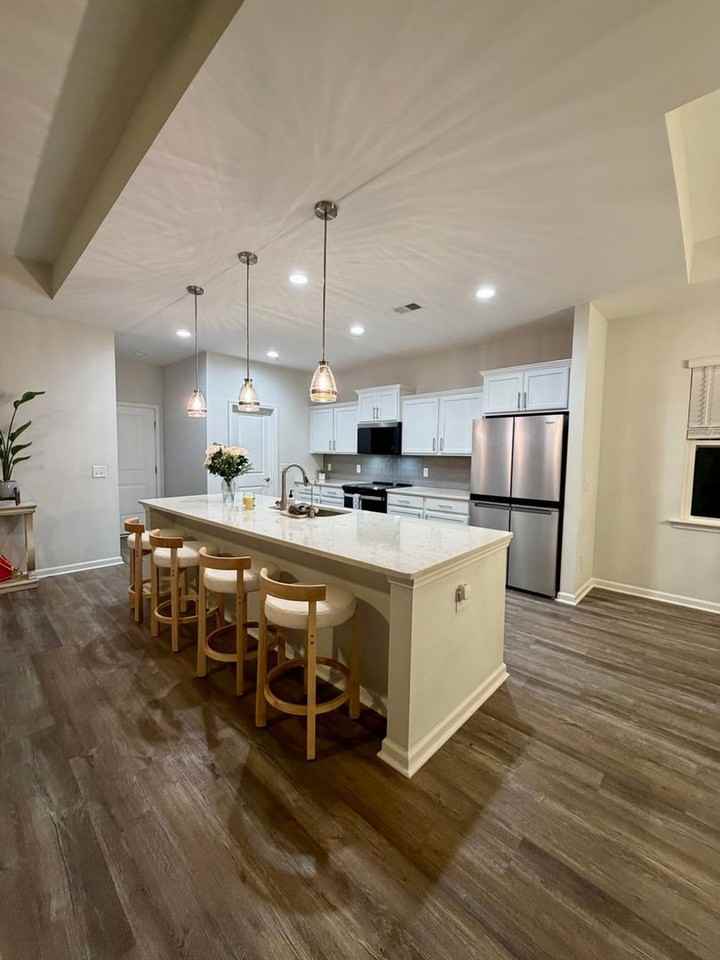 84 Flagstaff Ln - Photo 4 of 17