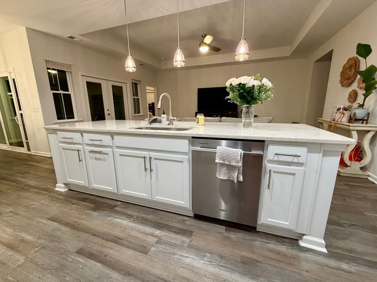 84 Flagstaff Ln - Photo 5 of 17