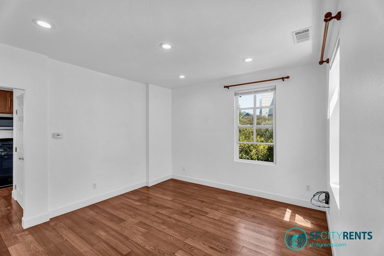 21 1/2 Crescent Ave - Photo 3 of 19