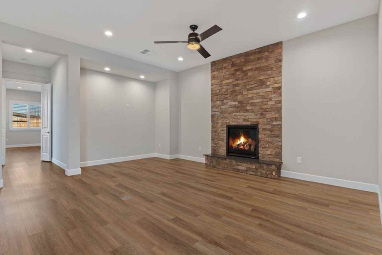 2221 Paint Horse Dr - Photo 5 of 28