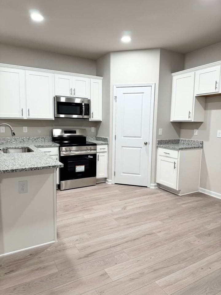1201 Mccoy St - Photo 5 of 22