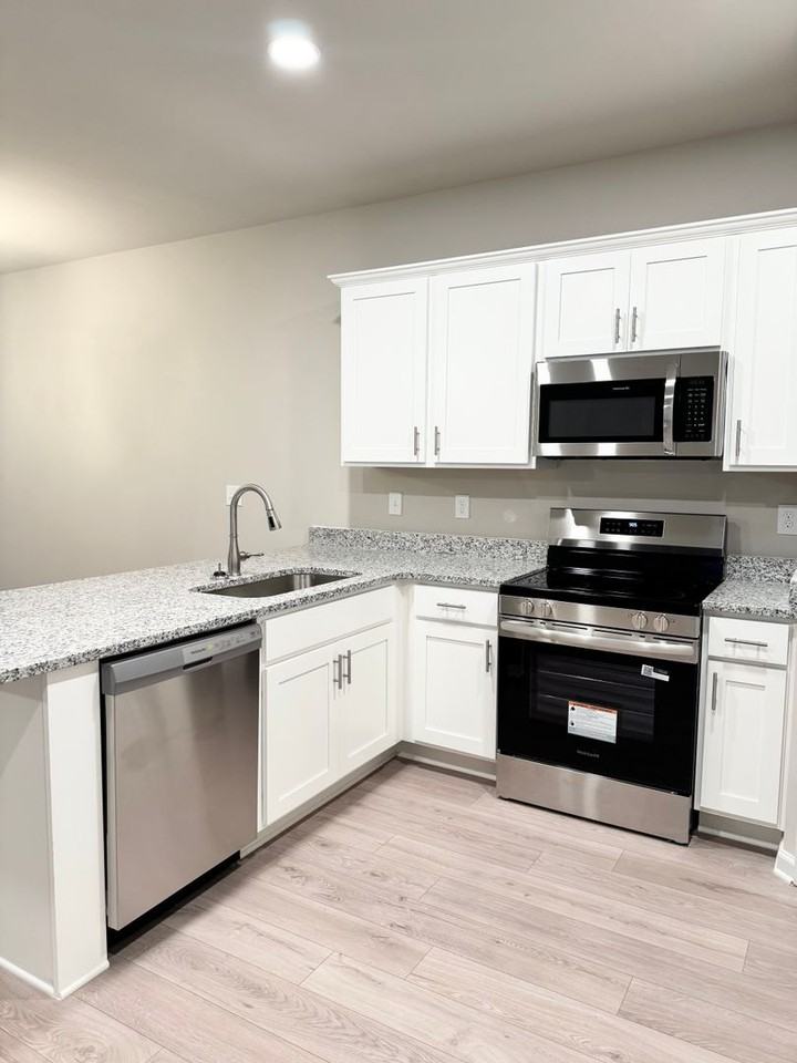 1201 Mccoy St - Photo 6 of 22