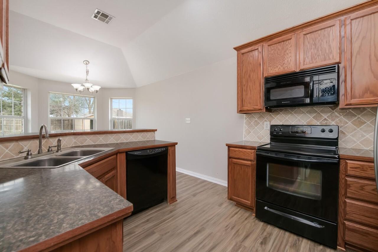 184 Ashland - Photo 5 of 25