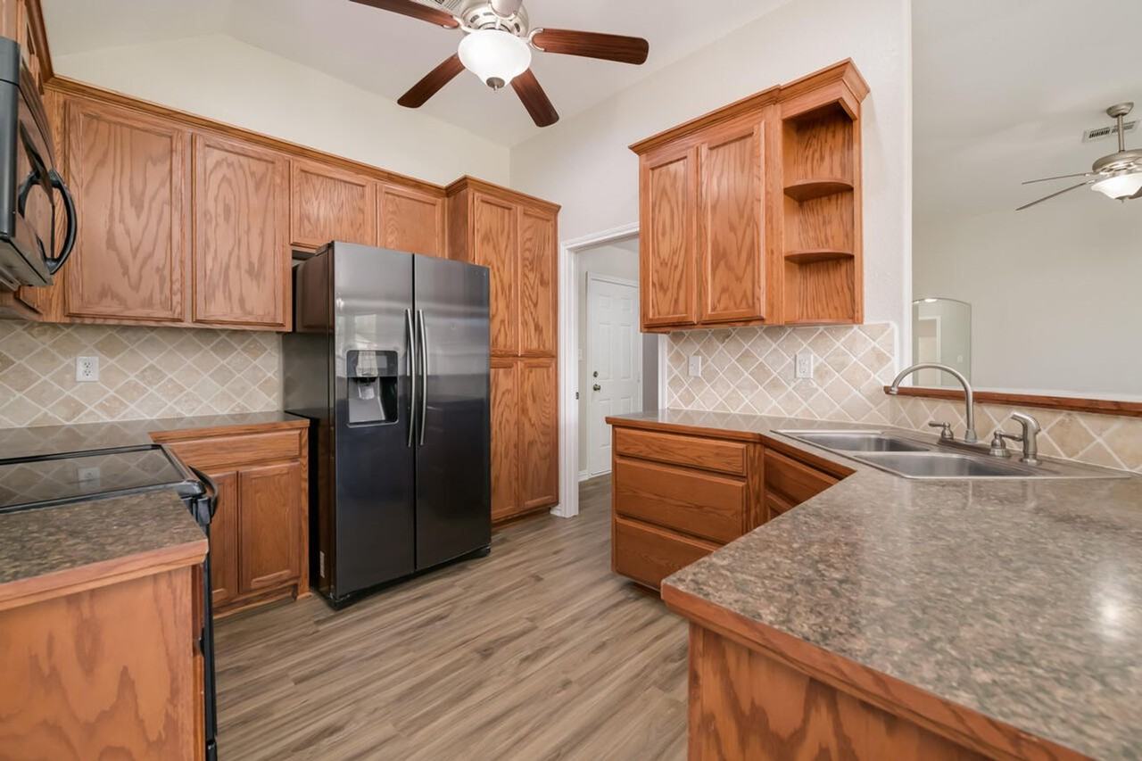 184 Ashland - Photo 6 of 25