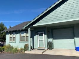 featured image of 826 Ne Hidden Valley Dr