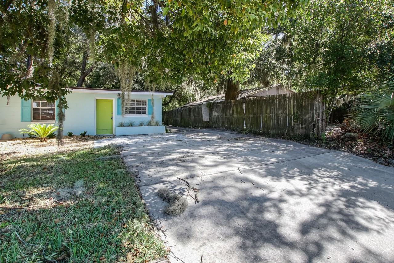 210 S 14th St #B - Photo 3 of 20